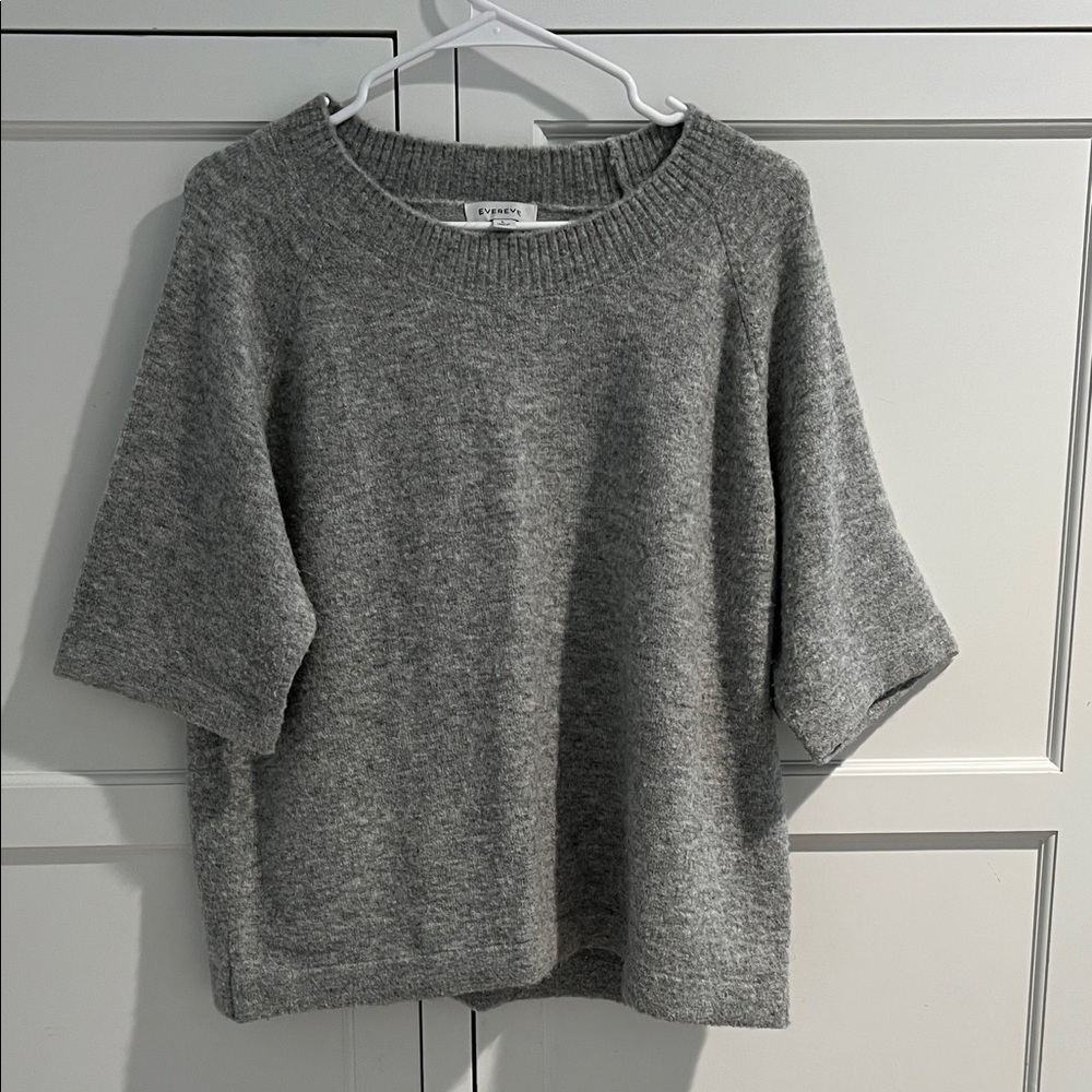 Evereve Charcoal Gray Women's Crew Neck Sweater